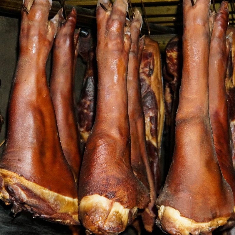 四川特產(chǎn)煙熏豬腿整肢臘肉